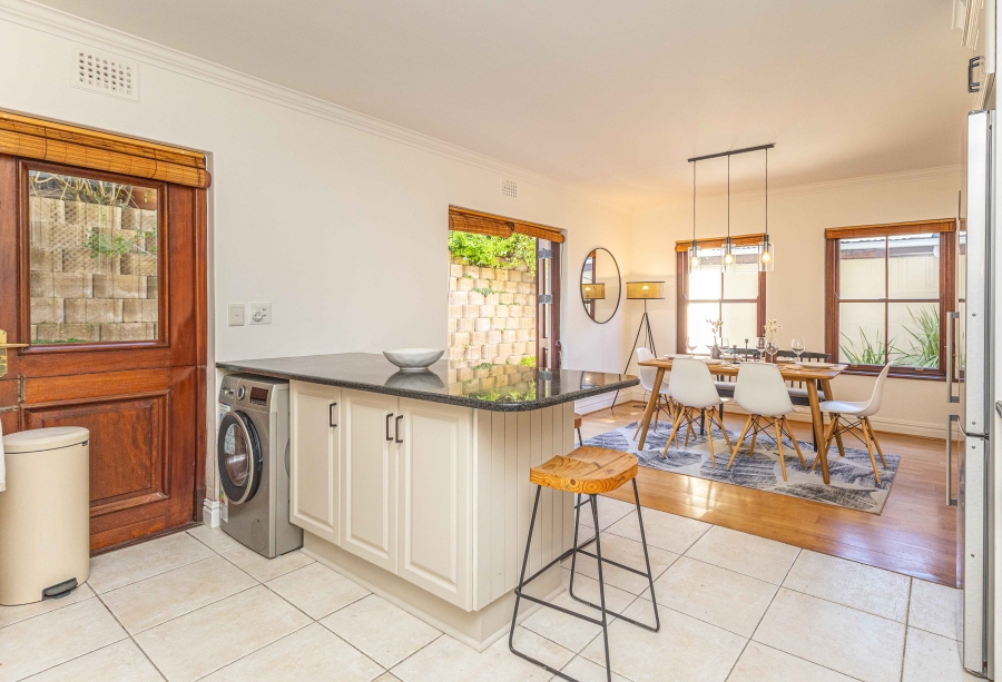 3 Bedroom Property for Sale in Sea Point Western Cape